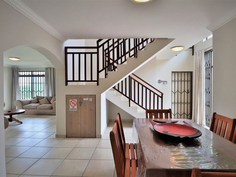 Luxurious home basically on the beach - Photo 6