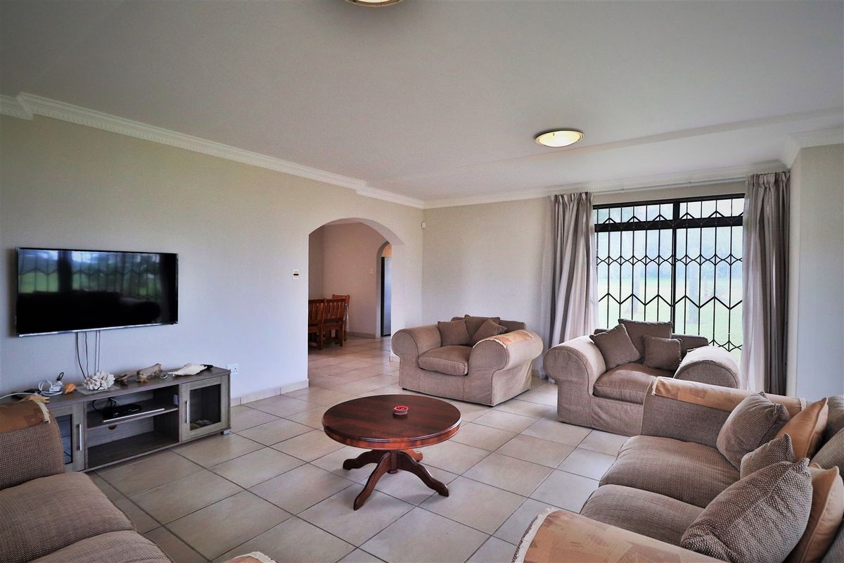 Luxurious home basically on the beach - Photo 5