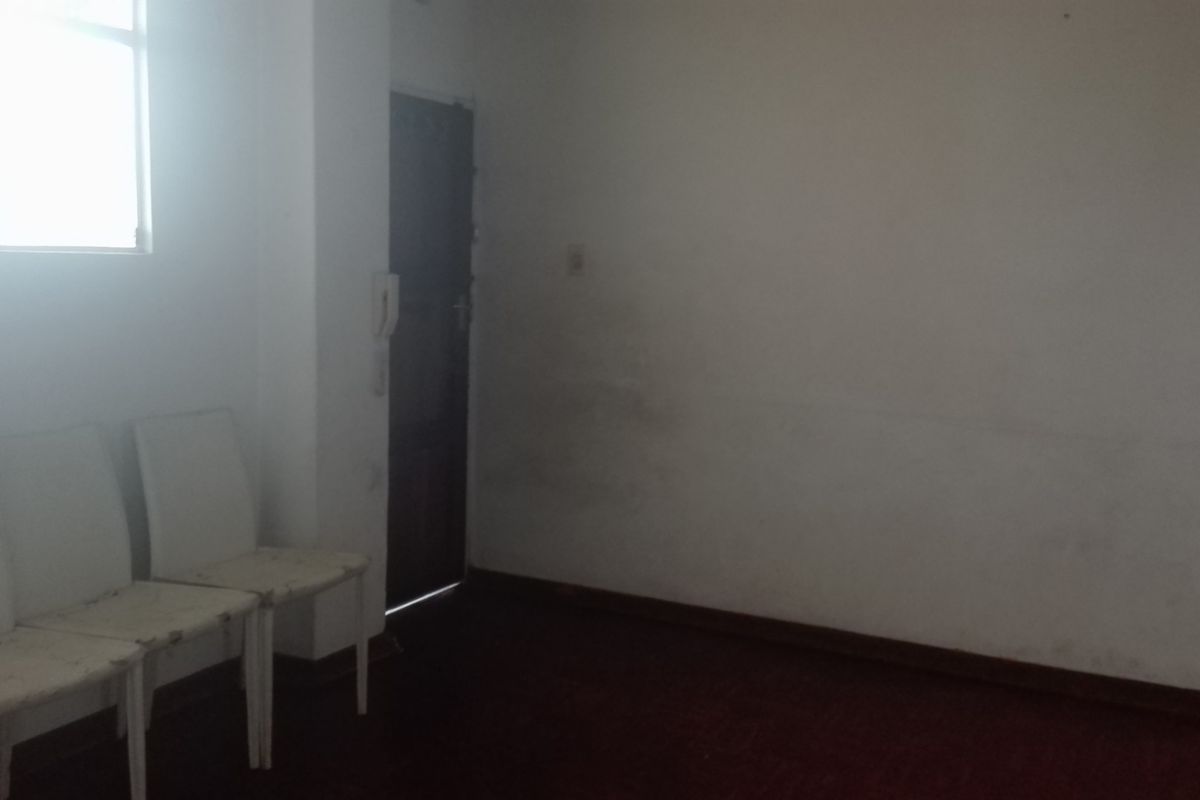 Lovely 2  Bed Flat,Montclair - Photo 5