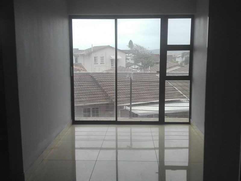 Love Flat,Montclair - Photo 4