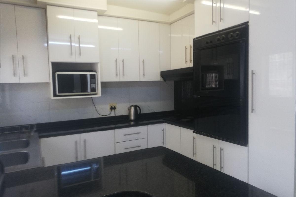 Lovely 4 Bed Home, Harinagar, Shallcross - Photo 4