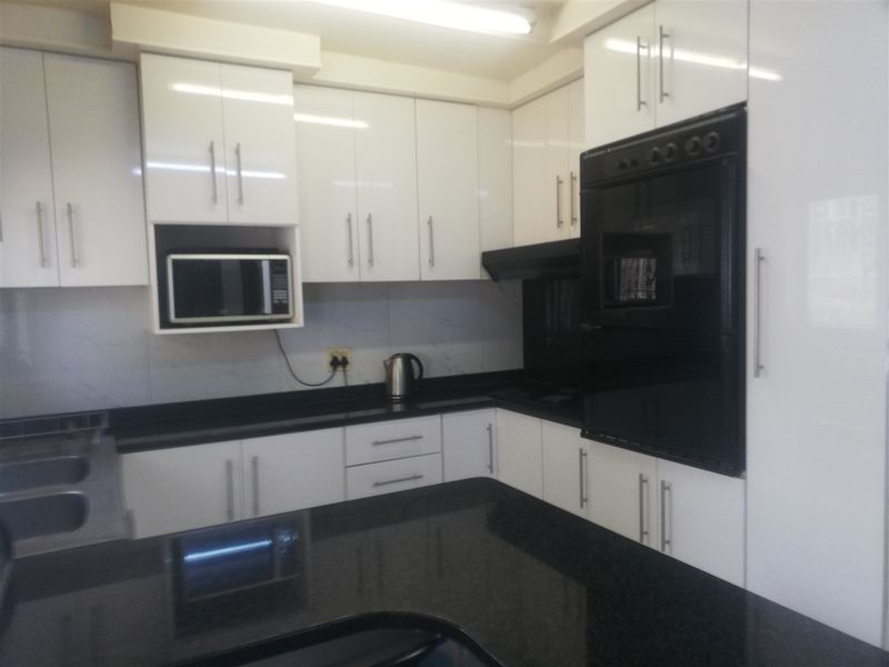 Lovely 4 Bed Home, Harinagar, Shallcross - Photo 4