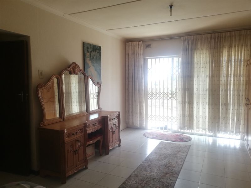 Lovely 4 Bed Home, Harinagar, Shallcross - Photo 10