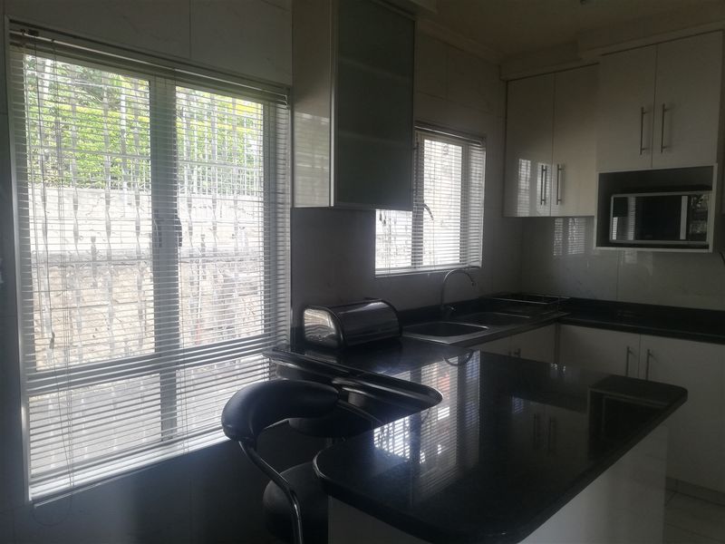 Lovely 4 Bed Home, Harinagar, Shallcross - Photo 6