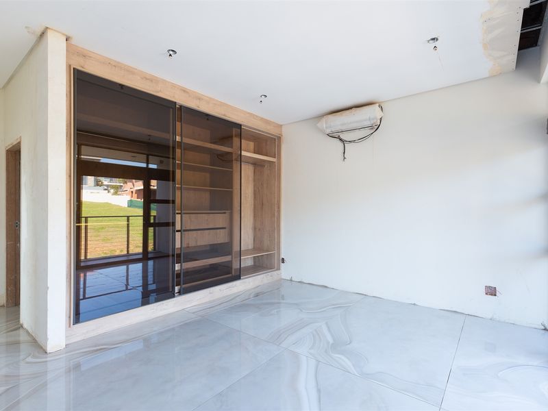 Newly built home with breathtaking views - Photo 6
