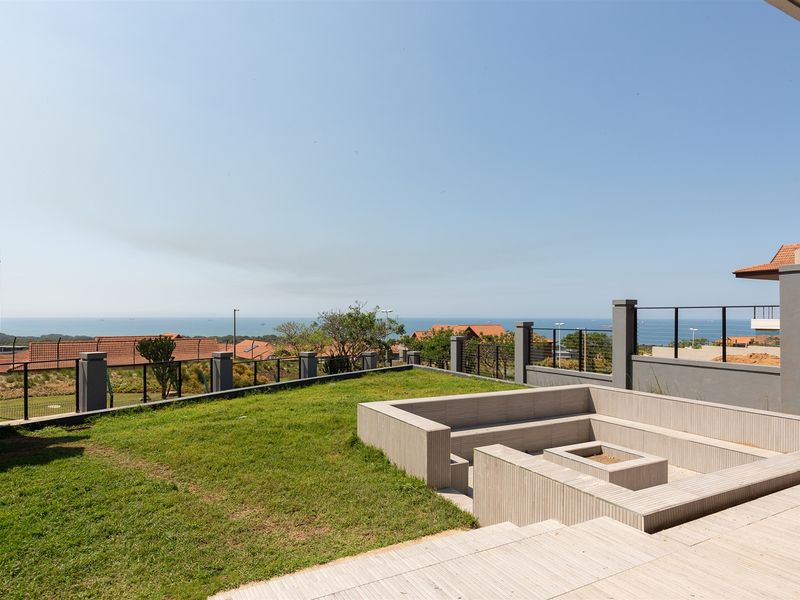 Newly built home with breathtaking views - Photo 4