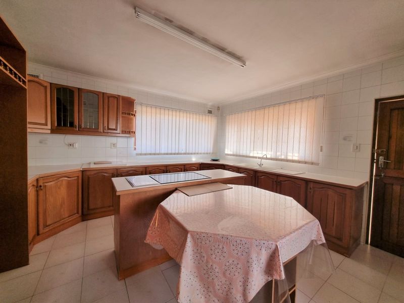Ideal house with great views - Photo 10