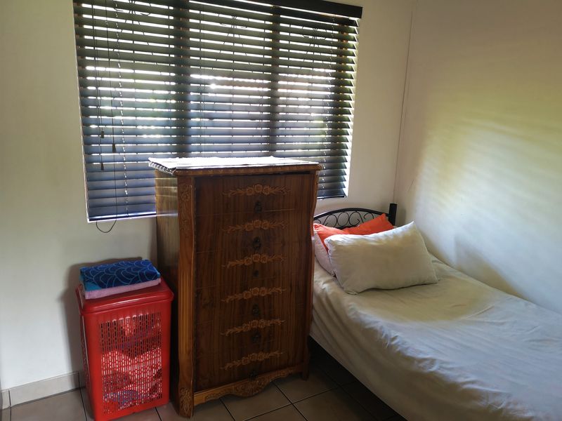 Neat Family Home To Rent - Photo 8