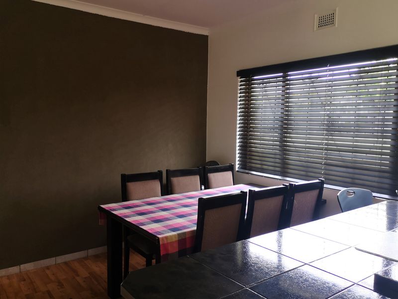 Neat Family Home To Rent - Photo 6