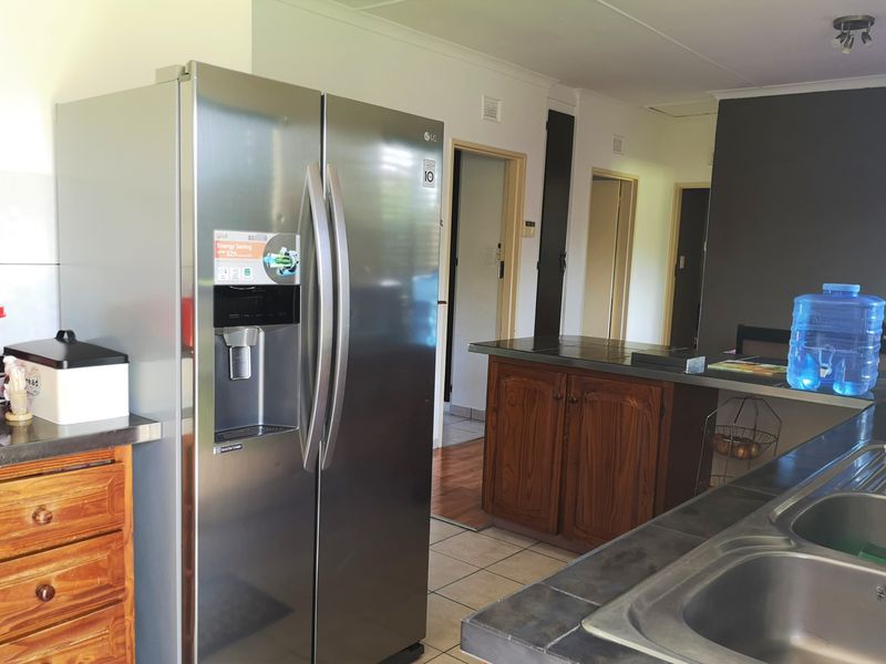 Neat Family Home To Rent - Photo 4