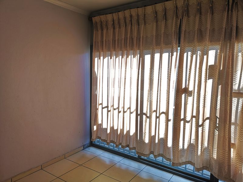 Modern Comfort & Security - A Perfect Rental Opportunity - Photo 5