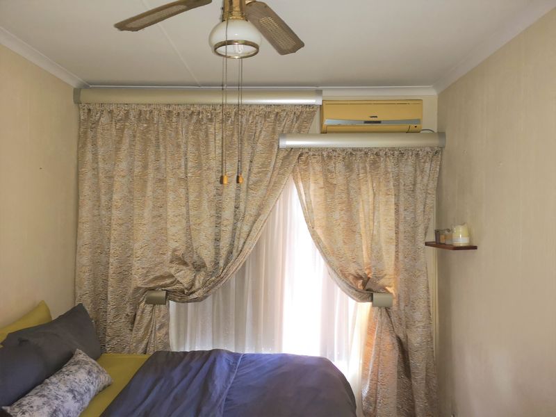 Modern and Secure Three-Bedroom Simplex for Rent - Photo 7