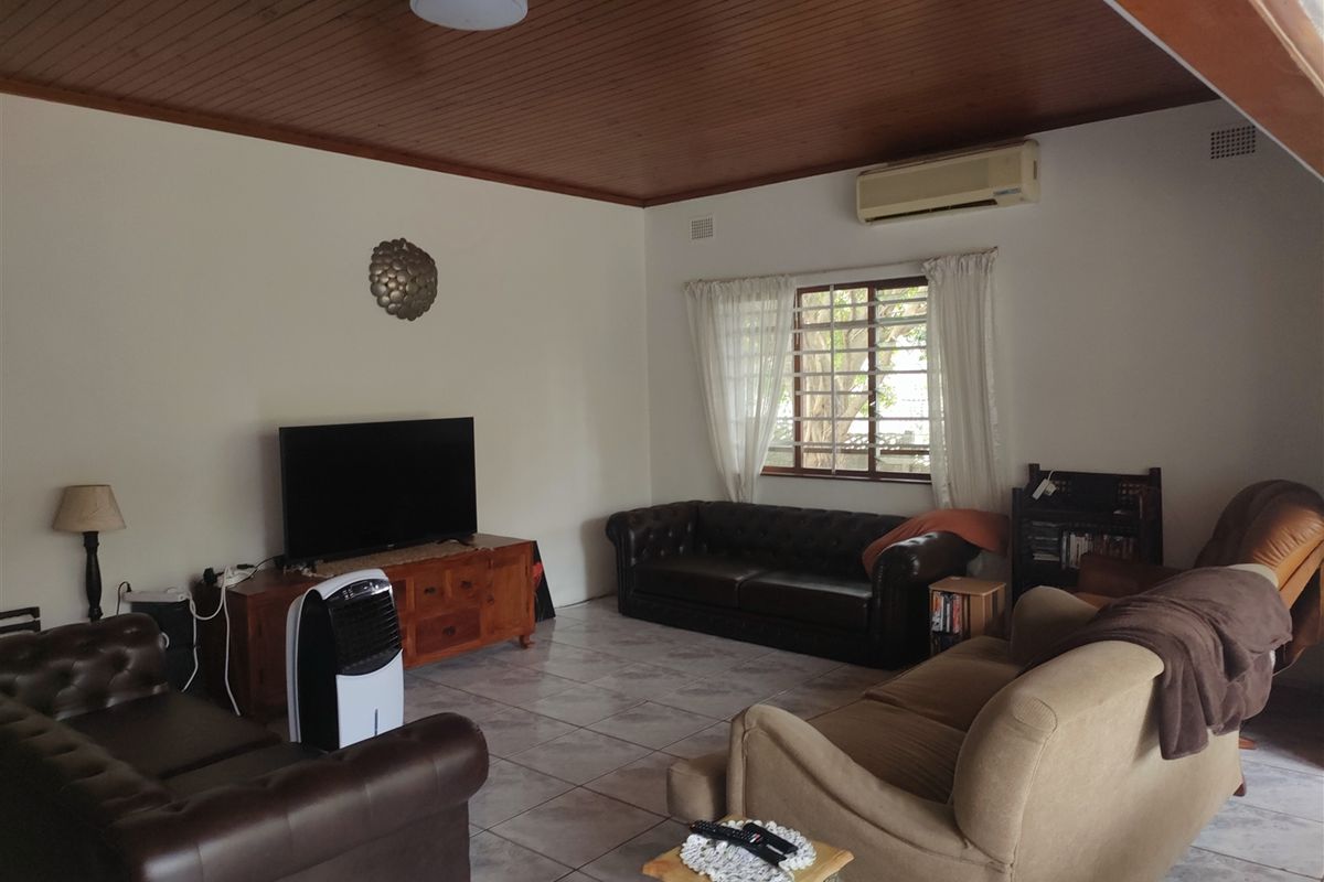 Move In Ready Home & Entertainer's Dream. - Photo 2