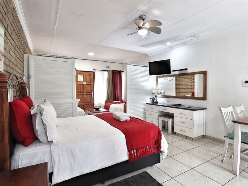 A Top Performer!! - Photo 4