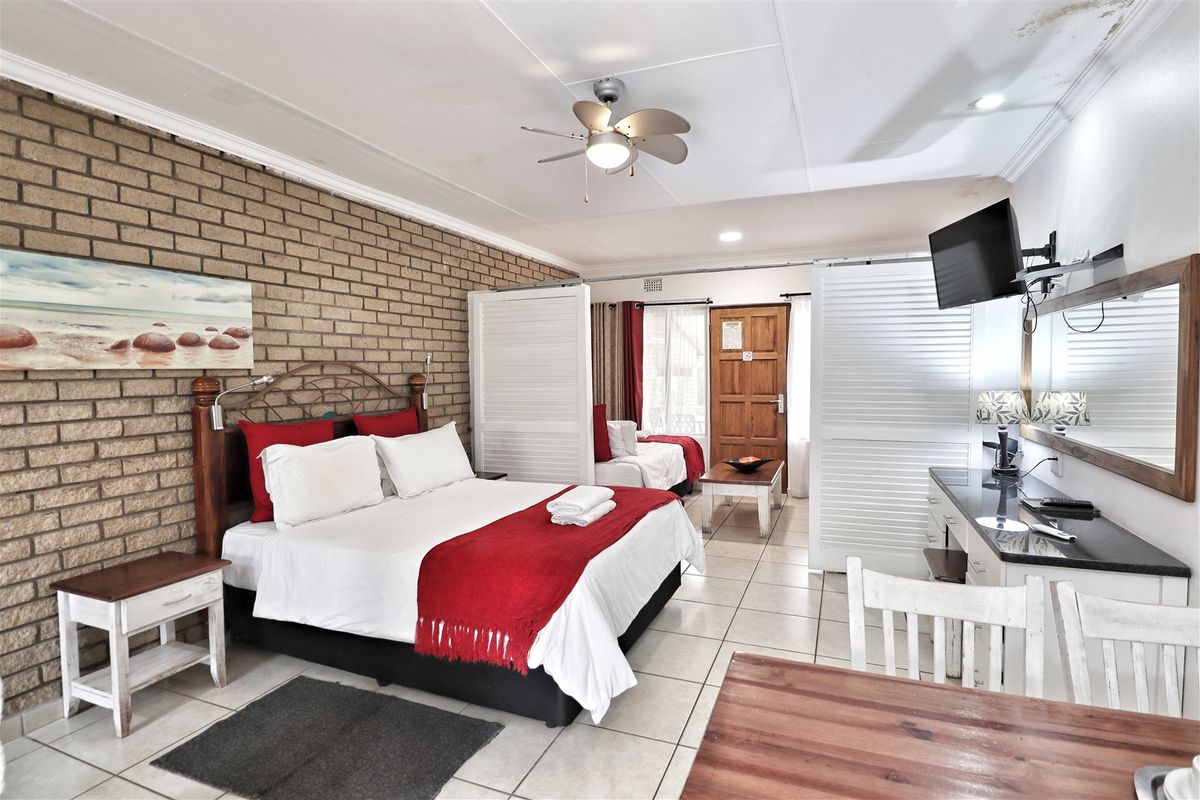 A Top Performer!! - Photo 3