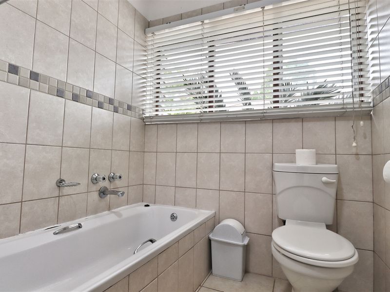 A Top Performer!! - Photo 10