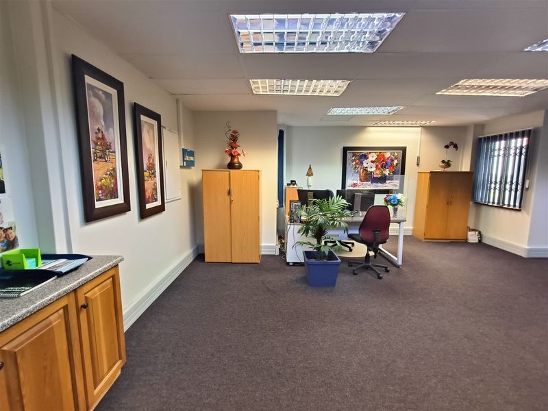 Upmarket Office for Sale - Photo 8