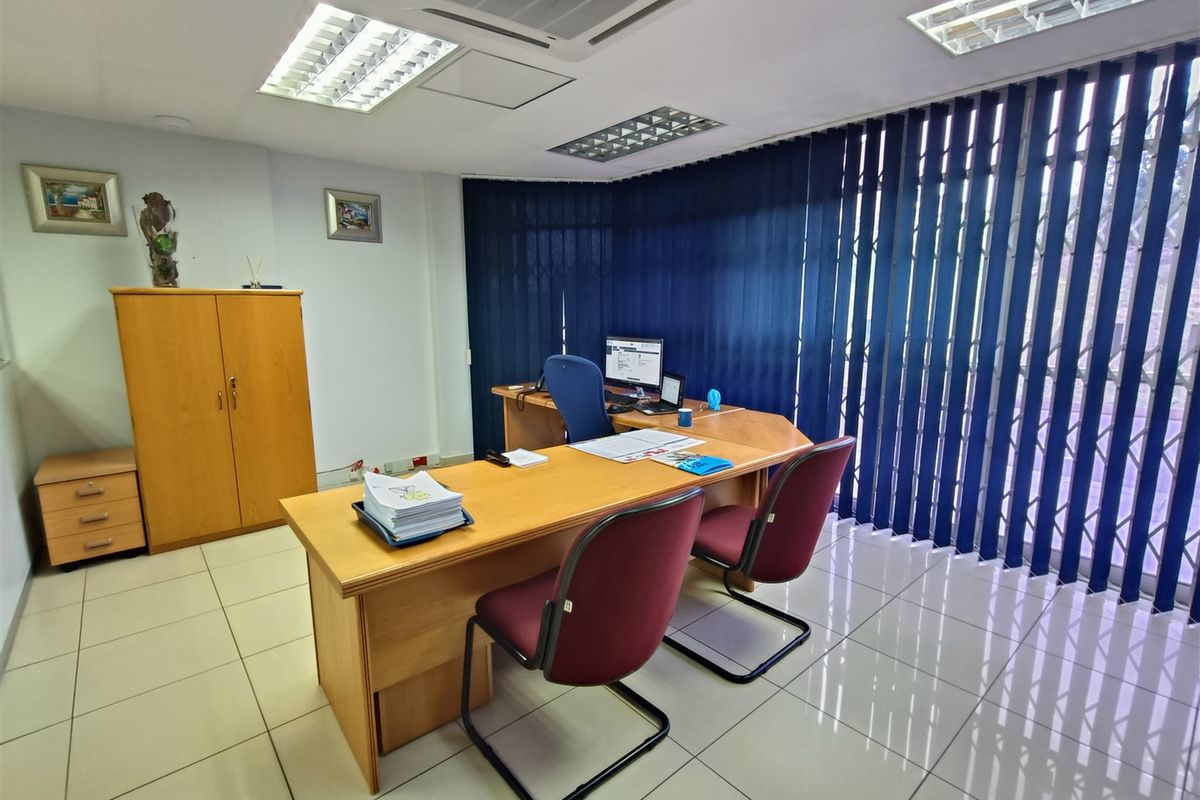 Upmarket Office for Sale - Photo 3