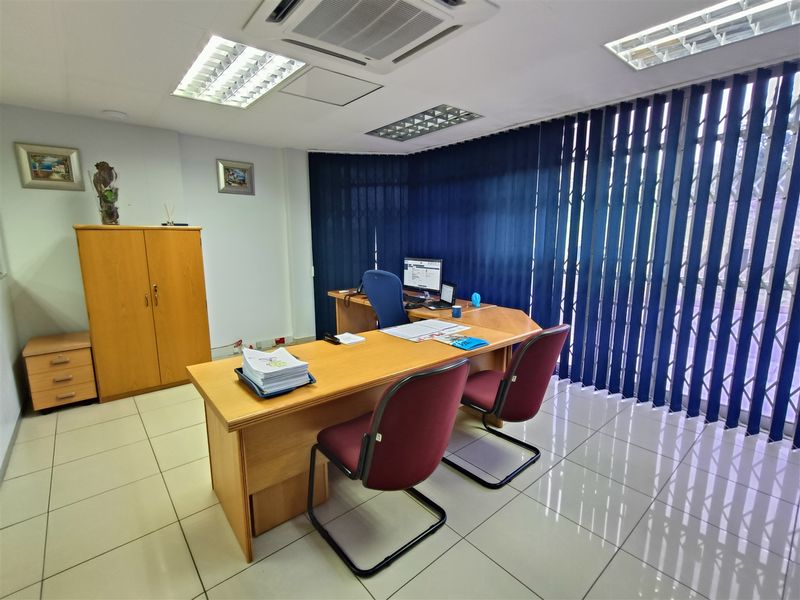 Upmarket Office for Sale - Photo 3
