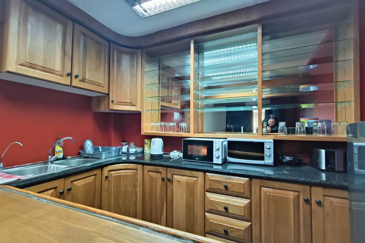 Upmarket Office for Sale - Photo 4