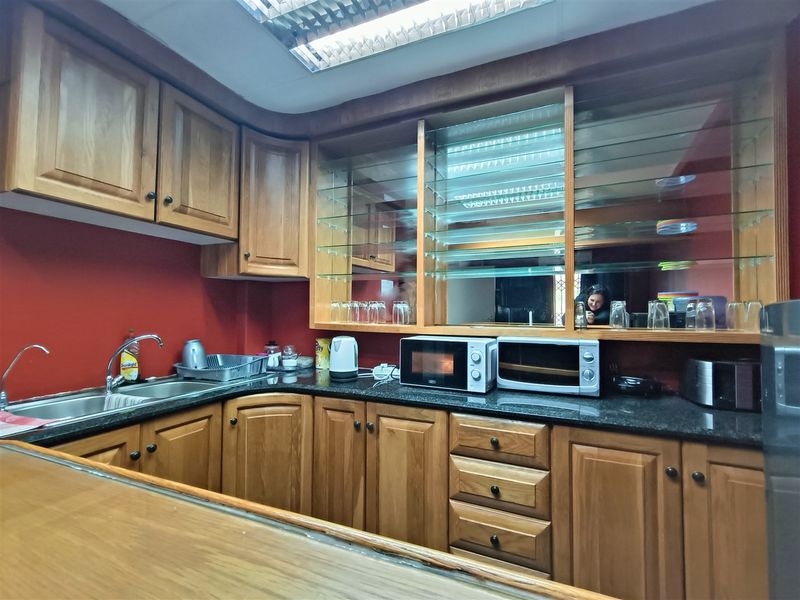 Upmarket Office for Sale - Photo 4