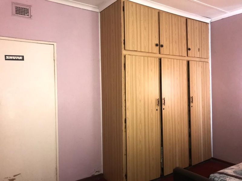 Unique And Spacious - Photo 9