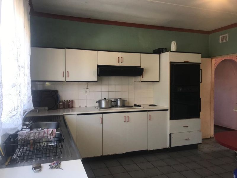 Unique And Spacious - Photo 3