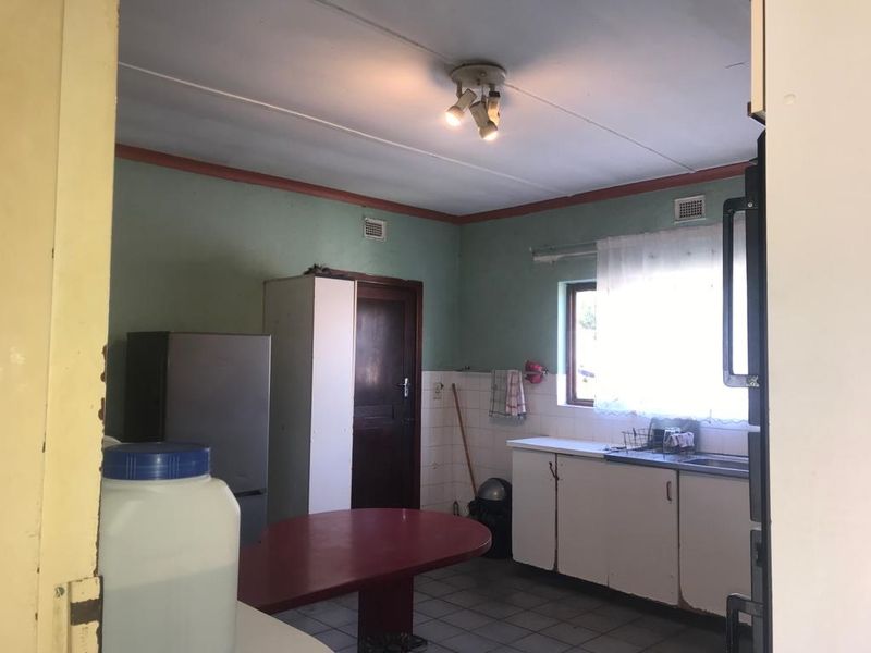 Unique And Spacious - Photo 4