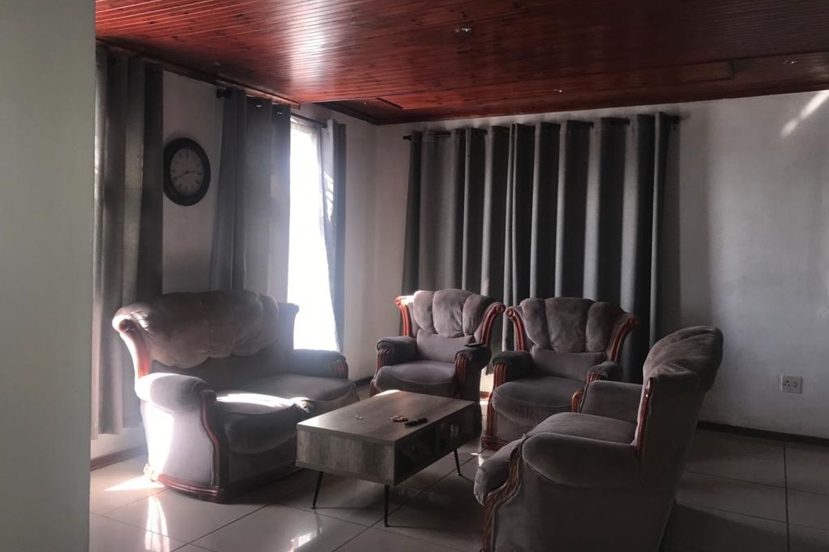 Unique And Spacious - Photo 5