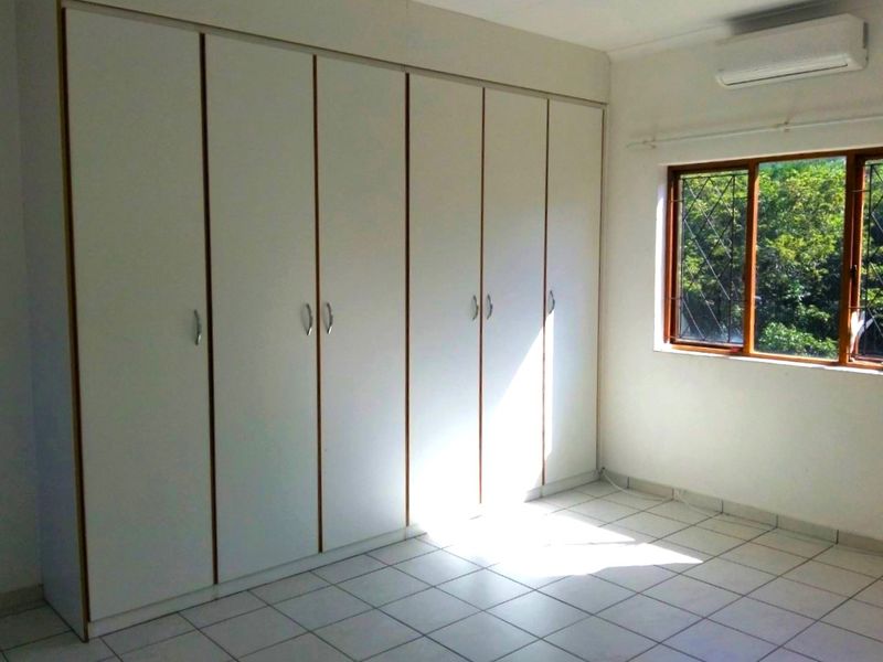 Three-Bedroom Duplex in Secure Complex - Photo 3