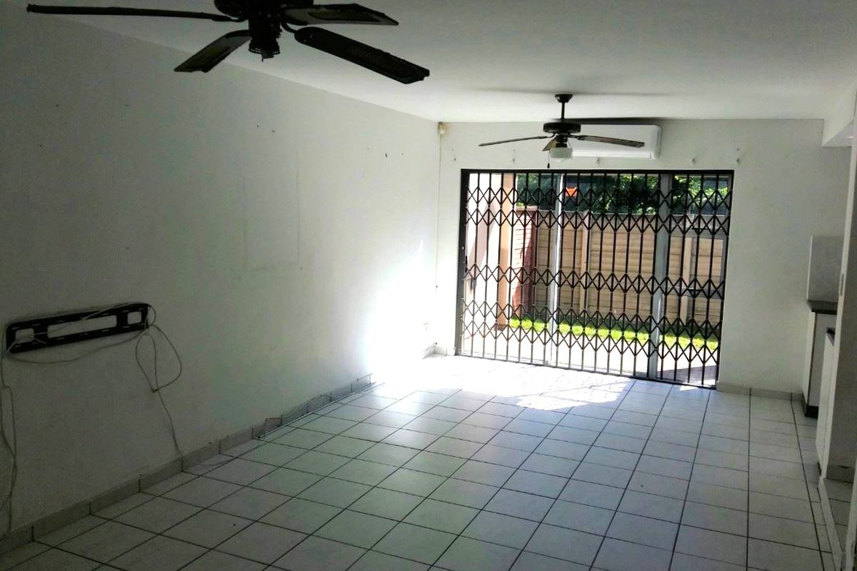 Three-Bedroom Duplex in Secure Complex - Photo 2