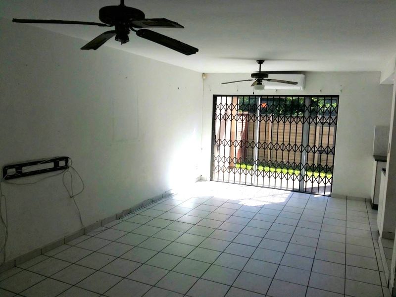 Three-Bedroom Duplex in Secure Complex - Photo 2