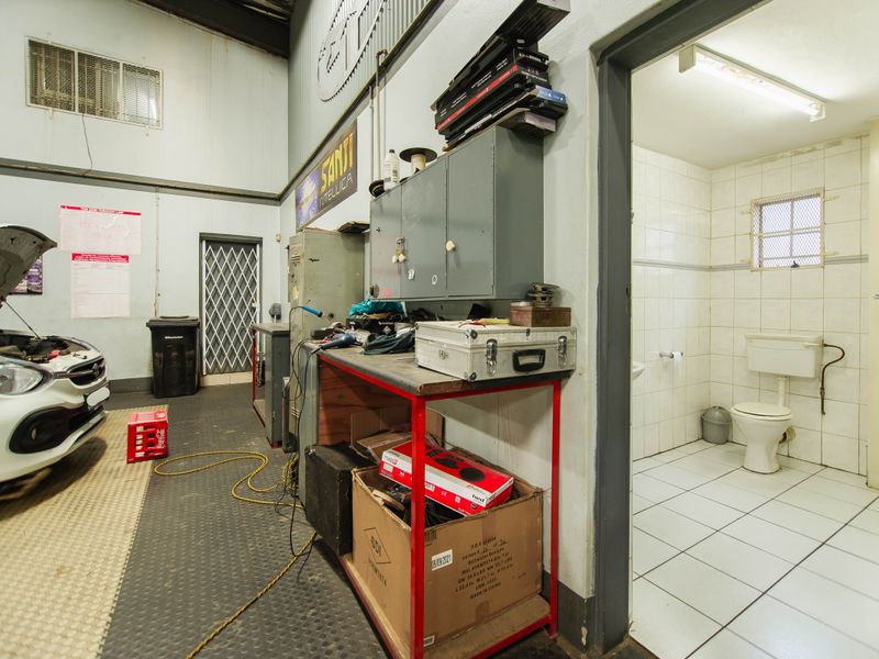 Mixed-Use Property, Rietfontein Road, Jansen Park - Photo 4