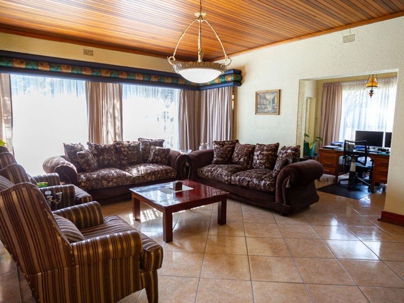 Stacked to the rafters with extras, we bring you this stunning 5 bedroom family home, manicured and - Photo 9