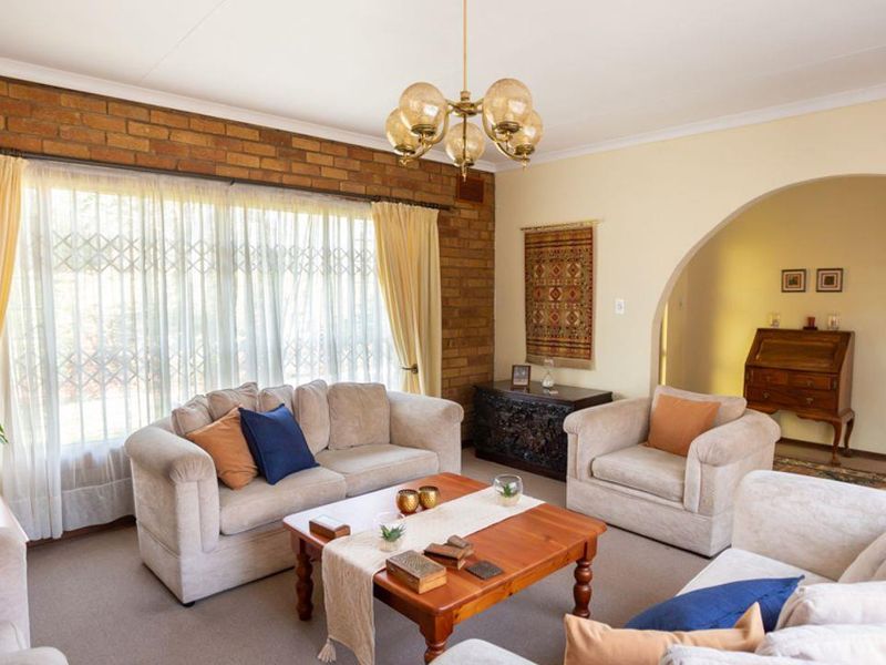 Peace of mind with this Stunning face brick family home now for sale in Selcourt enclosed, private C - Photo 2