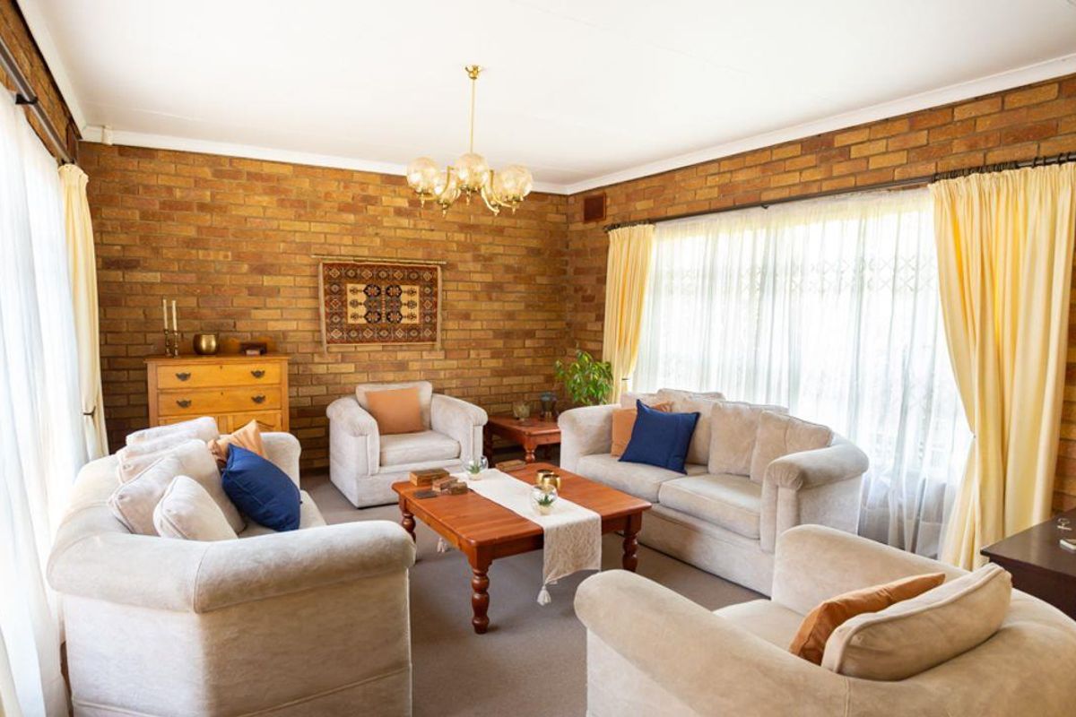 Peace of mind with this Stunning face brick family home now for sale in Selcourt enclosed, private C - Photo 4