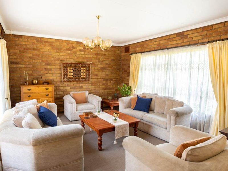 Peace of mind with this Stunning face brick family home now for sale in Selcourt enclosed, private C - Photo 4