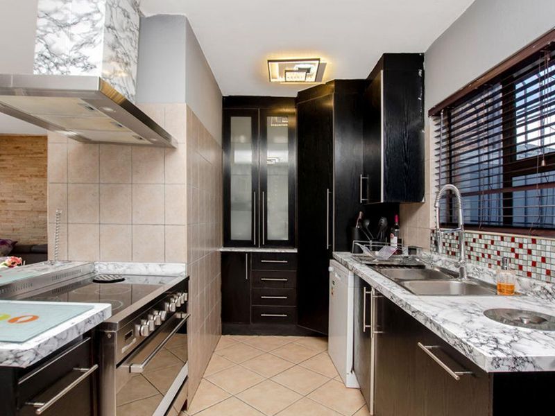 Bringing you this stunning 3 bedroom 2 bathroom duplex nestled in a secure complex and ready to its - Photo 3