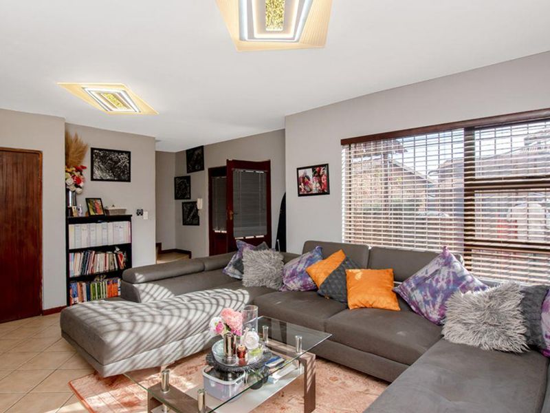 Bringing you this stunning 3 bedroom 2 bathroom duplex nestled in a secure complex and ready to its - Photo 9