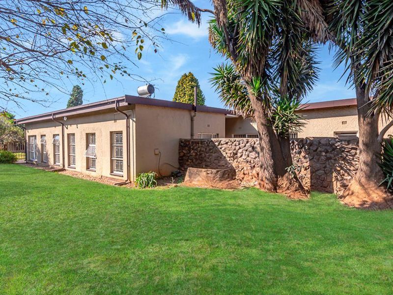 Bringing you this epic 3 bedroom home perched on a massive stand in the heart of Kenleaf, walking di - Photo 2