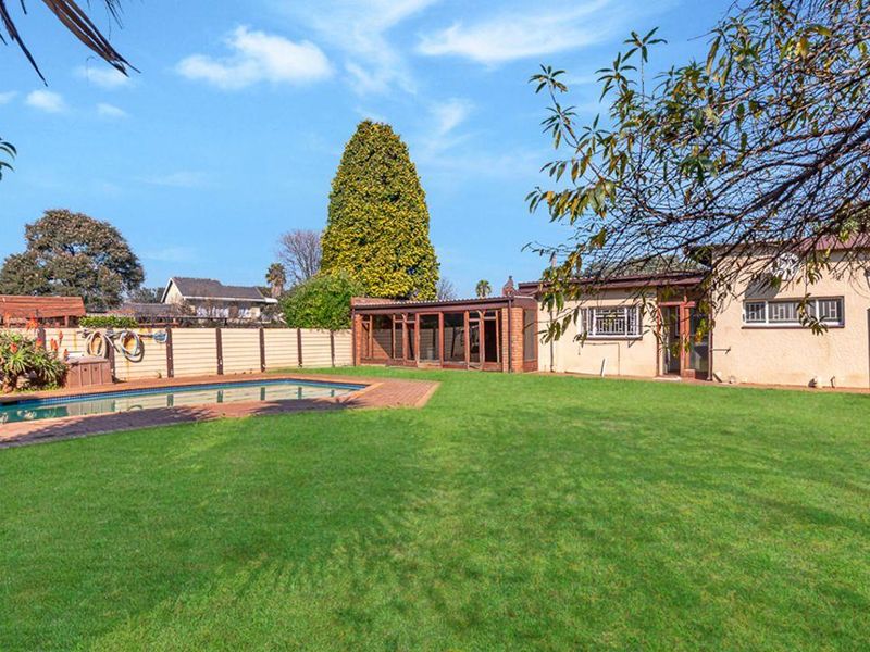 Bringing you this epic 3 bedroom home perched on a massive stand in the heart of Kenleaf, walking di - Photo 3