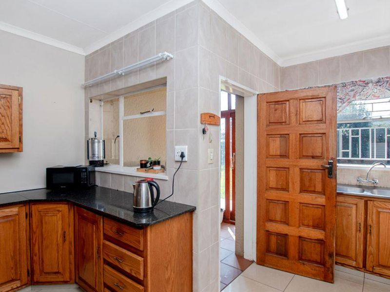 Bringing you this epic 3 bedroom home perched on a massive stand in the heart of Kenleaf, walking di - Photo 10