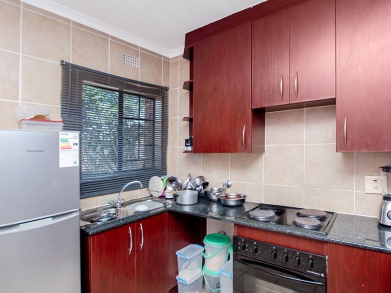 Bringing you this neat lock up and go! Priced perfectly for your pocket, with 24/h security and grea - Photo 6