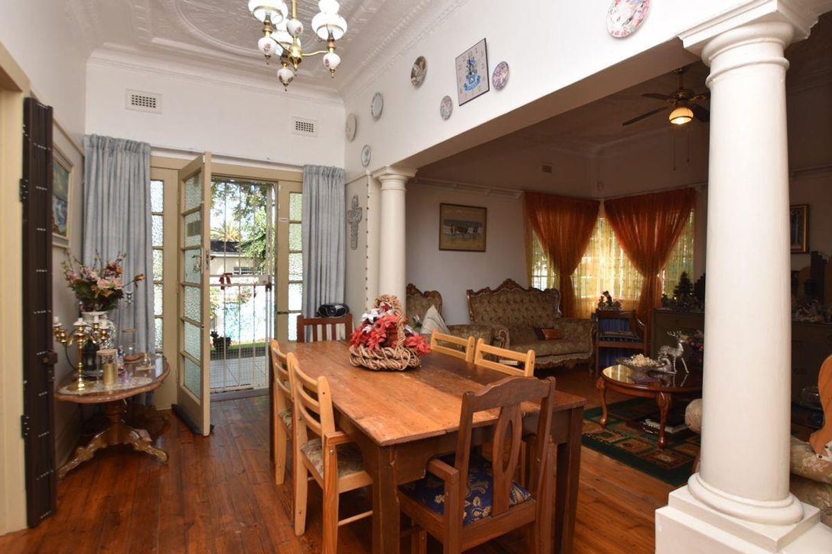 Character filled 3 bedroom family home, beautifully maintained with everything a new owner is seekin - Photo 4