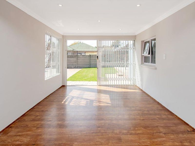 Newly renovated stunning Family home in the heart of Brenthurst. An absolute beauty! - Photo 7