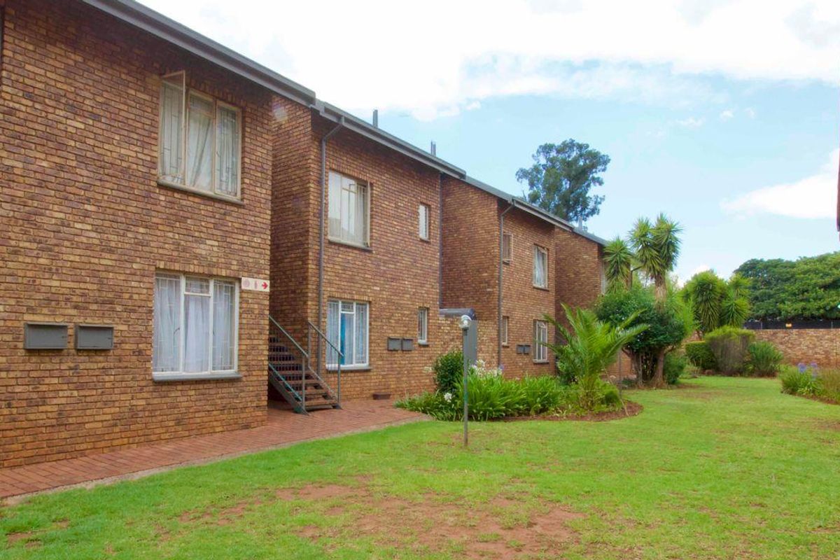 Amazing investment unit. This block receives fantastic rentals. - Photo 4