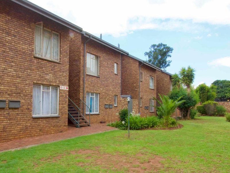 Amazing investment unit. This block receives fantastic rentals. - Photo 4