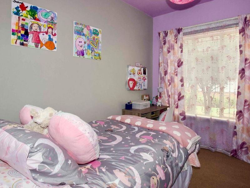 Amazing investment unit. This block receives fantastic rentals. - Photo 5