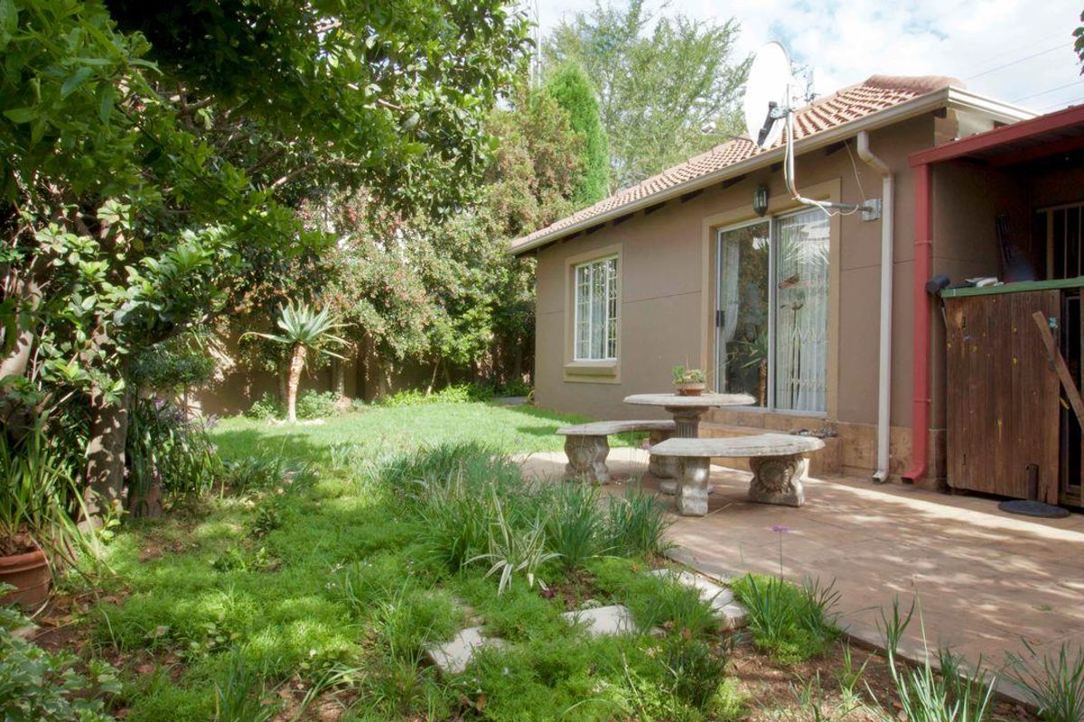 Modern 2 bedroom simplex in Kosmosdal with a stunning garden - Photo 2