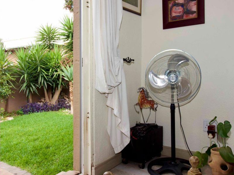 Modern 2 bedroom simplex in Kosmosdal with a stunning garden - Photo 8